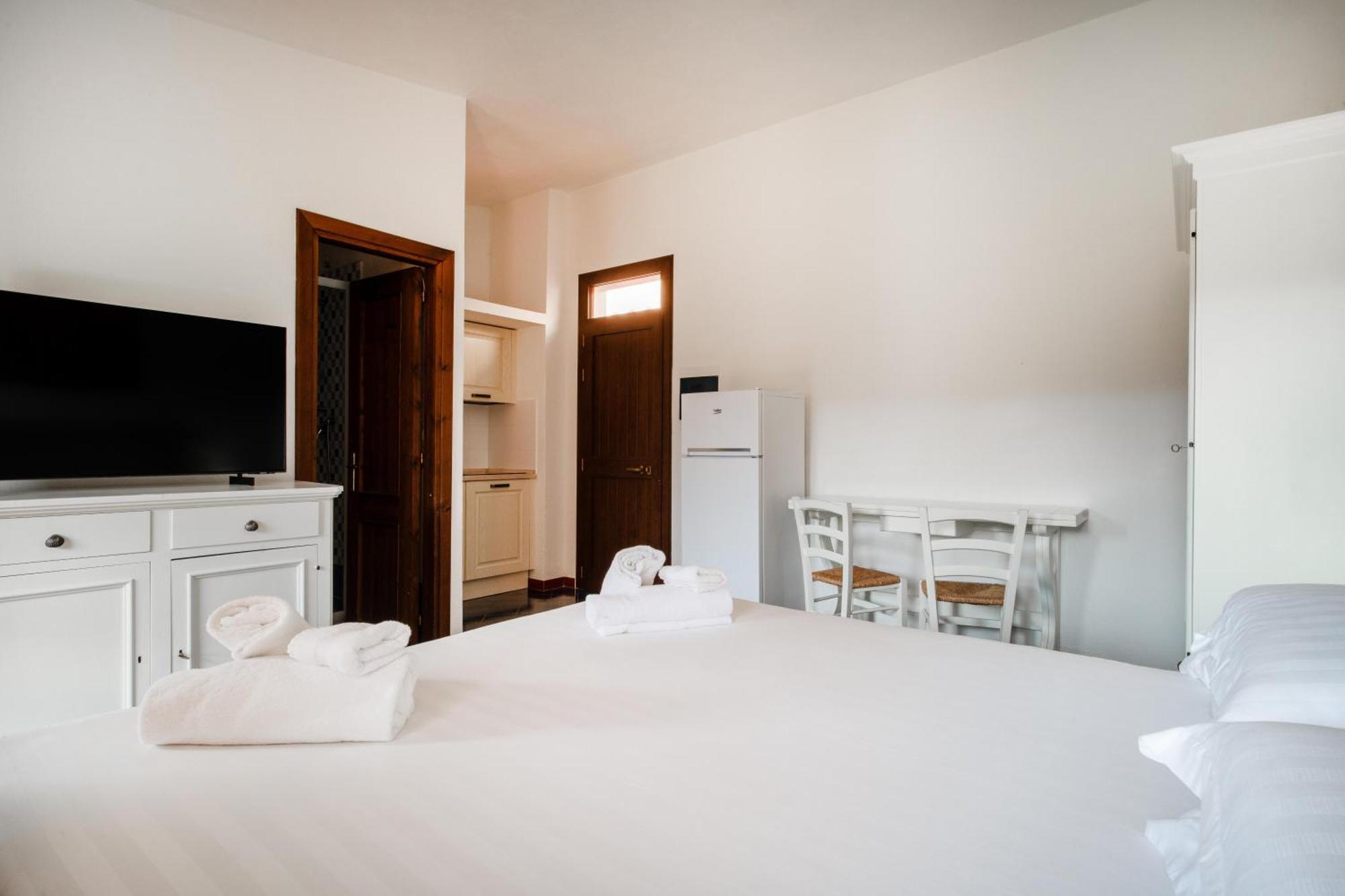 פאלאו Felix Hotels - Residence Hotel Costa Serena מראה חיצוני תמונה