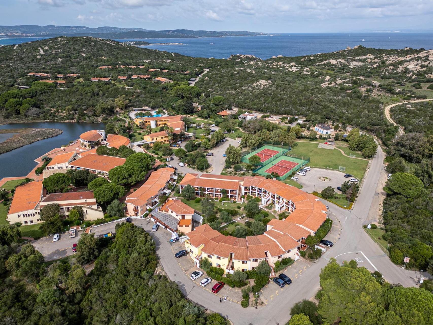 פאלאו Felix Hotels - Residence Hotel Costa Serena מראה חיצוני תמונה